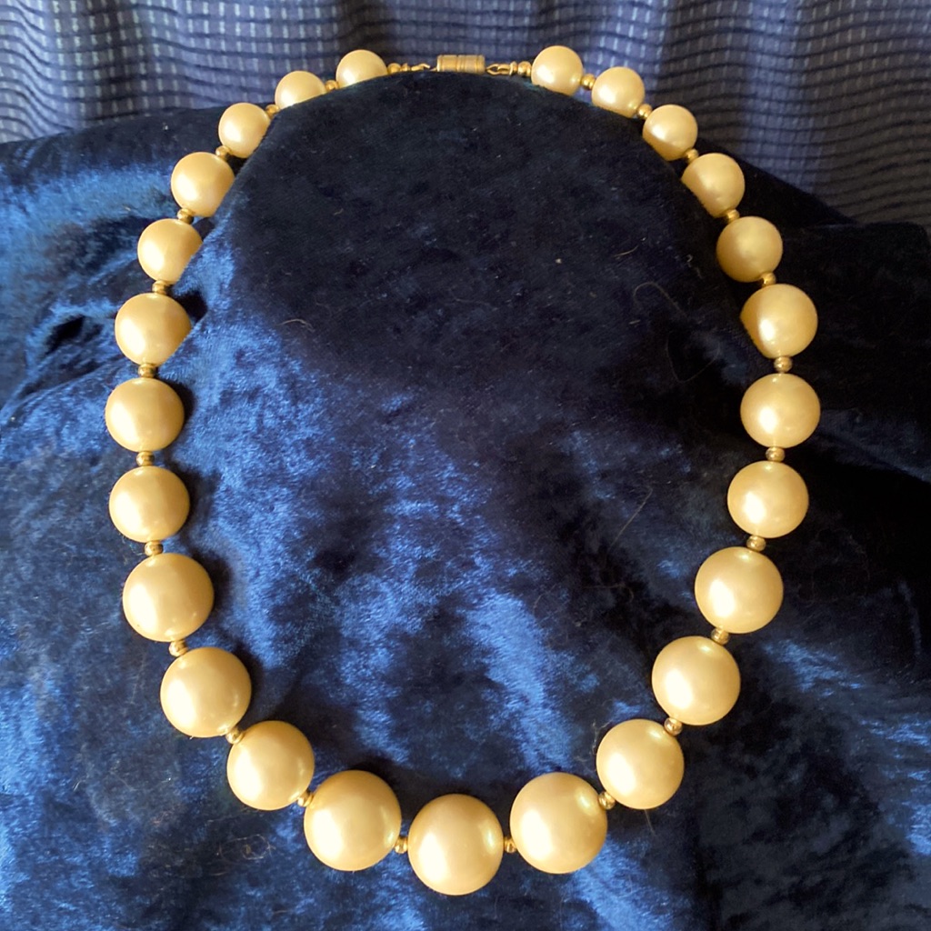 18 Faux Pearl Vintage Fashion Necklace 23$